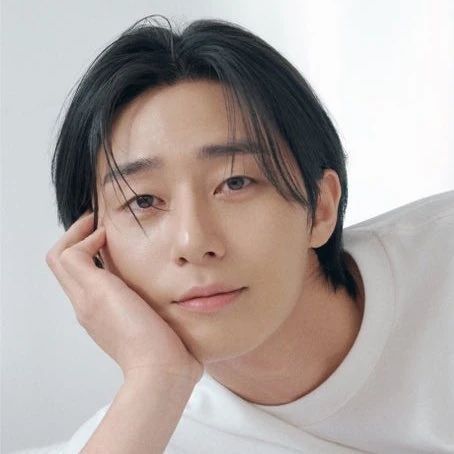 Popular photo full of fans’ love for Park Seojoon