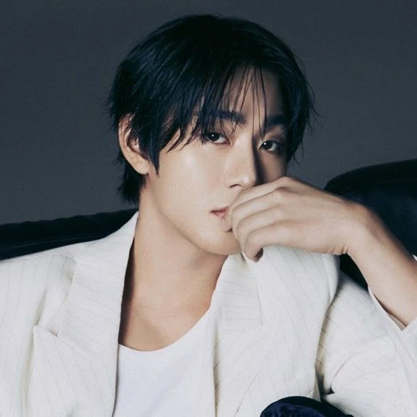 The most loved look of Ahn Hyoseop today