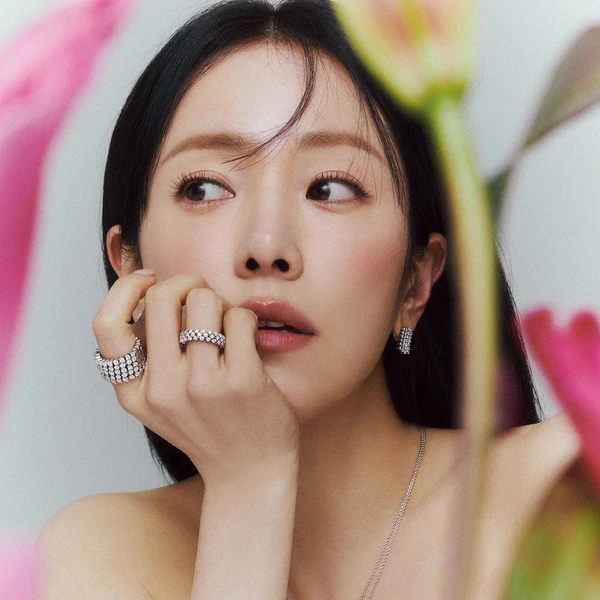 The most loved look of Han Jimin today