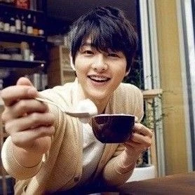 Penampilan Song Joongki yang paling disukai hari ini