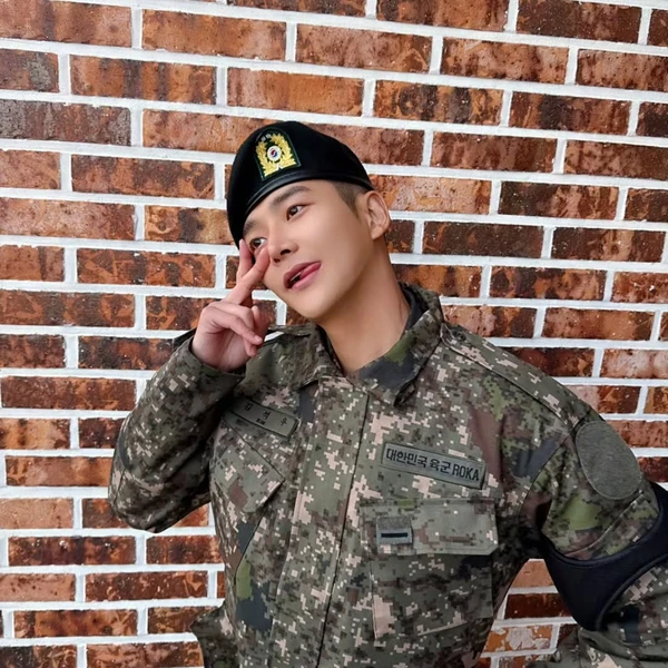 充满粉丝爱意的路云人气照片