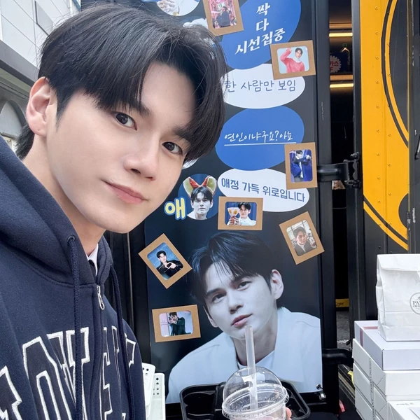 今天最受喜爱的邕圣祐模样