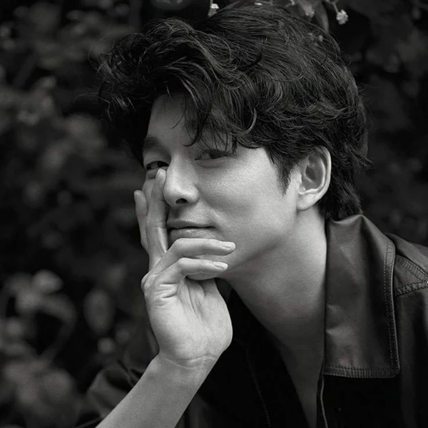 Popular photo full of fans’ love for Gong Yoo