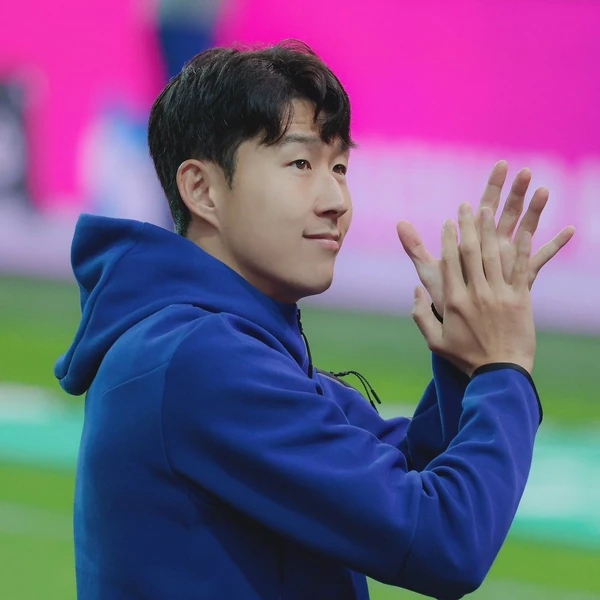 粉丝团打造的闪耀Son Heungmin瞬间