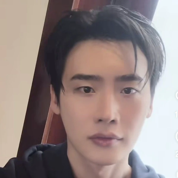 The most loved look of Lee Jongsuk today