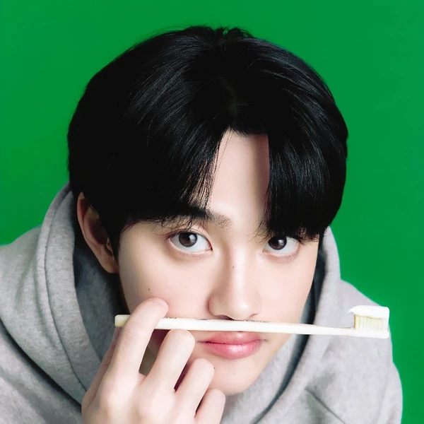 Foto populer Doh Kyungsoo (D.O.) yang penuh cinta dari penggemar