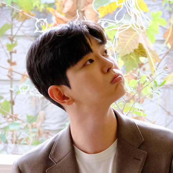 The most loved look of Yoon Kyunsang today