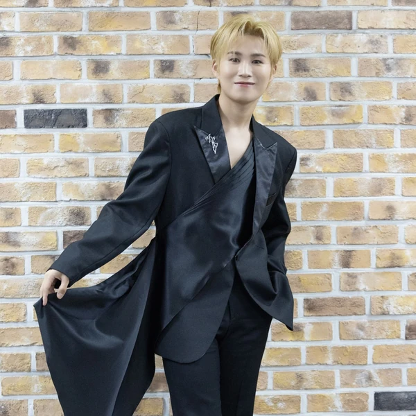 充滿粉絲愛的金熙栽人氣照片