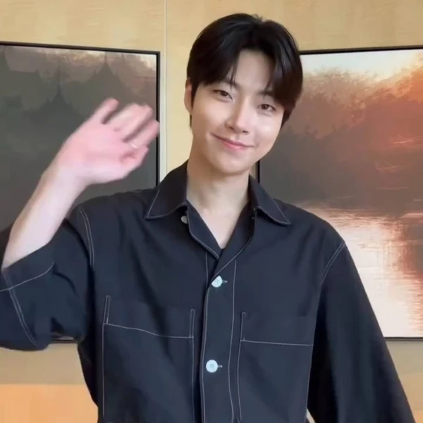 Penampilan Hwang Inyoup yang paling disukai hari ini