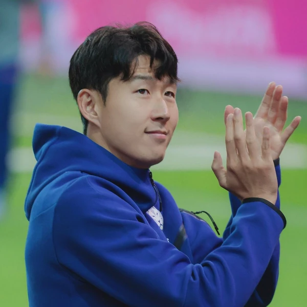 Today’s standout profile photo of Son Heungmin on Choeaedol Celeb