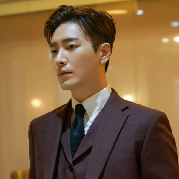 今天最受喜愛的李浚赫模樣