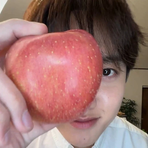 Penampilan Doh Kyungsoo (D.O.) yang paling disukai hari ini