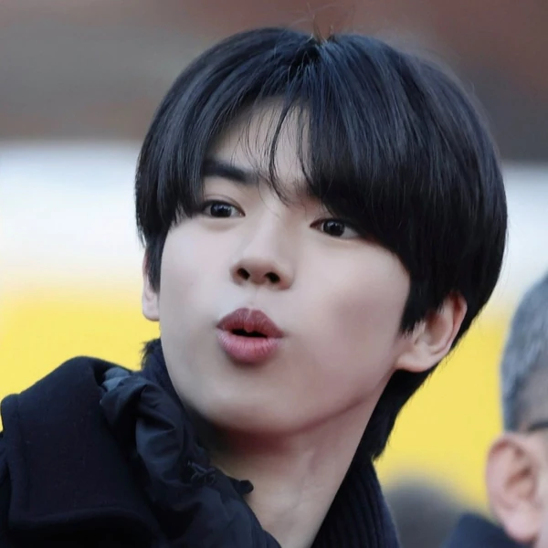 Foto profil populer Cha Junhwan yang disukai penggemar