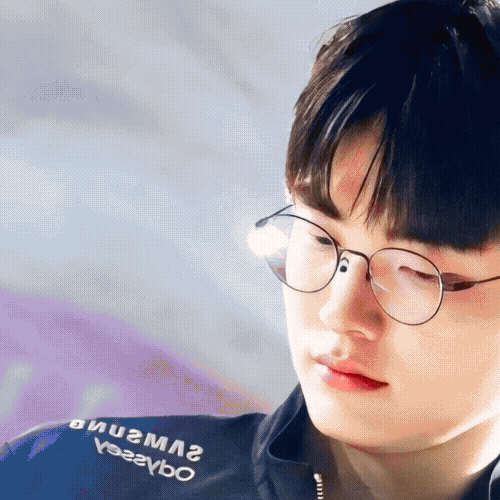 Foto profil terbaik Faker hari ini di Choeaedol Celeb