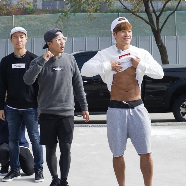 Foto populer Kim Jongkook yang penuh cinta dari penggemar