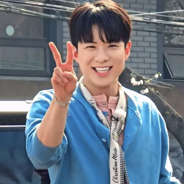 The most loved look of Na Taejoo today