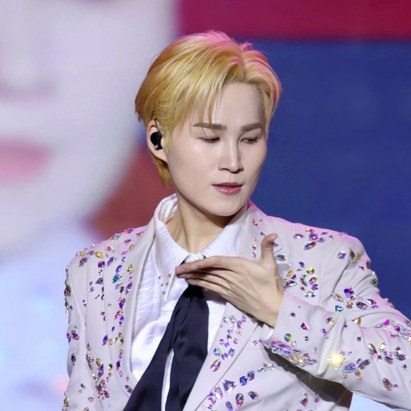 今天最受喜爱的金熙栽模样