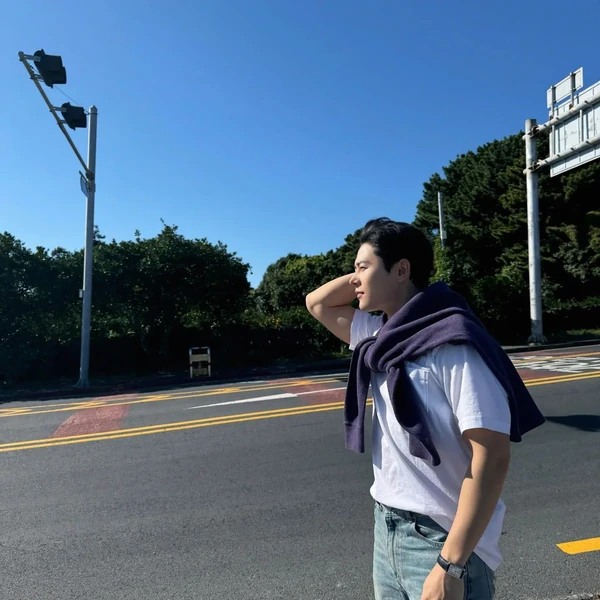 Popular photo full of fans’ love for Kim Dongjun