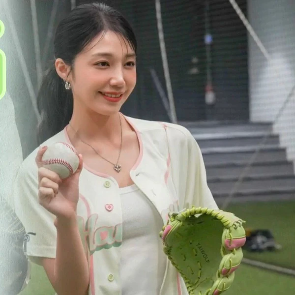 Penampilan Jung Eunji yang paling disukai hari ini