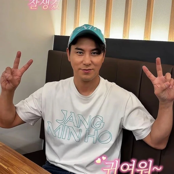 充满粉丝爱意的张民好人气照片