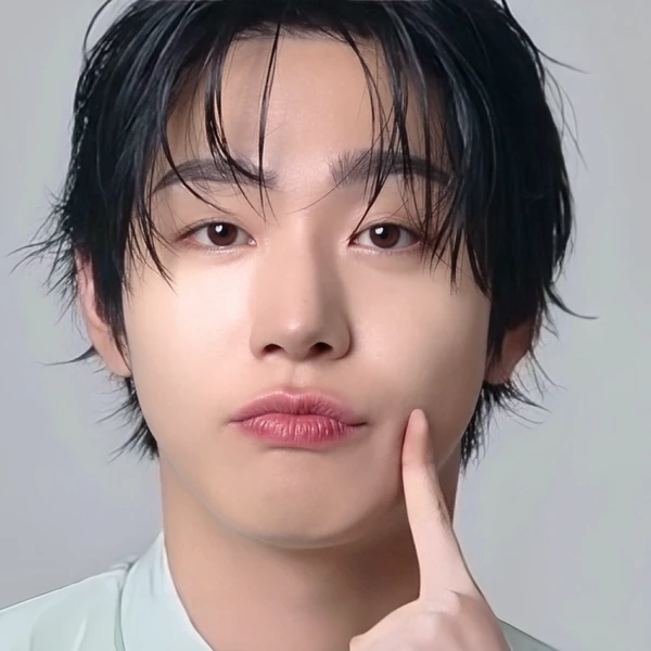 充满粉丝爱意的安孝燮人气照片