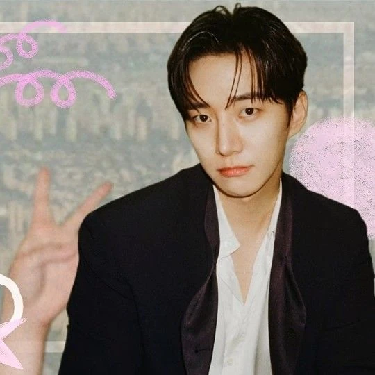 Foto populer Lee Junho yang penuh cinta dari penggemar