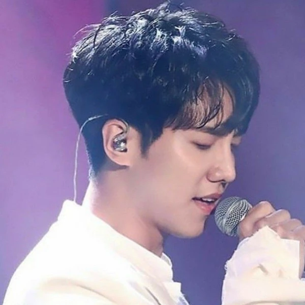 今天最受喜爱的李升基模样