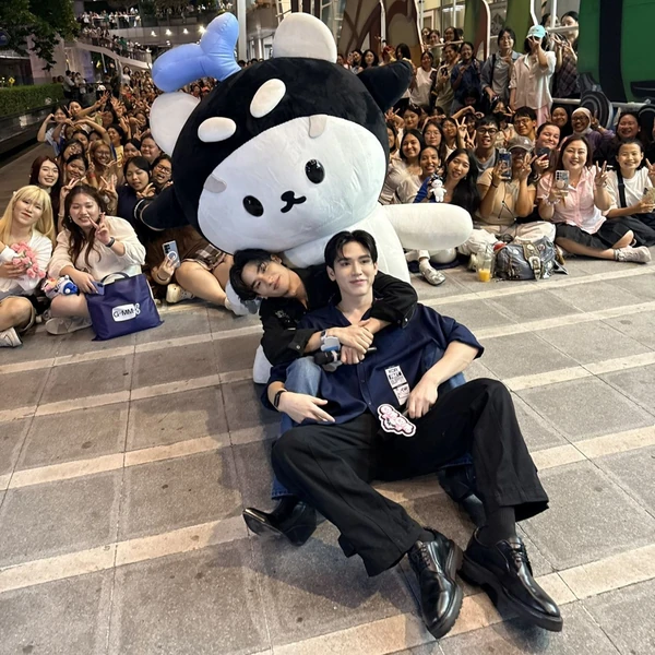 The most loved look of Tay Tawan Vihokratana today