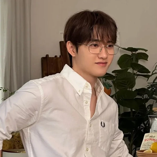 Penampilan Doh Kyungsoo (D.O.) yang paling disukai hari ini