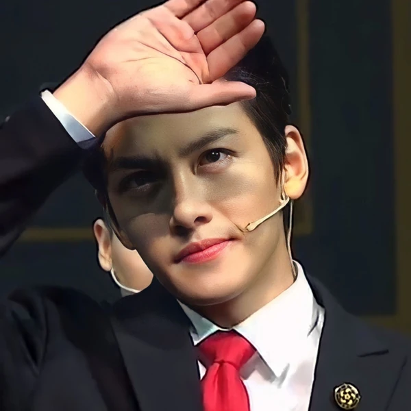 今天最受喜爱的池昌旭模样