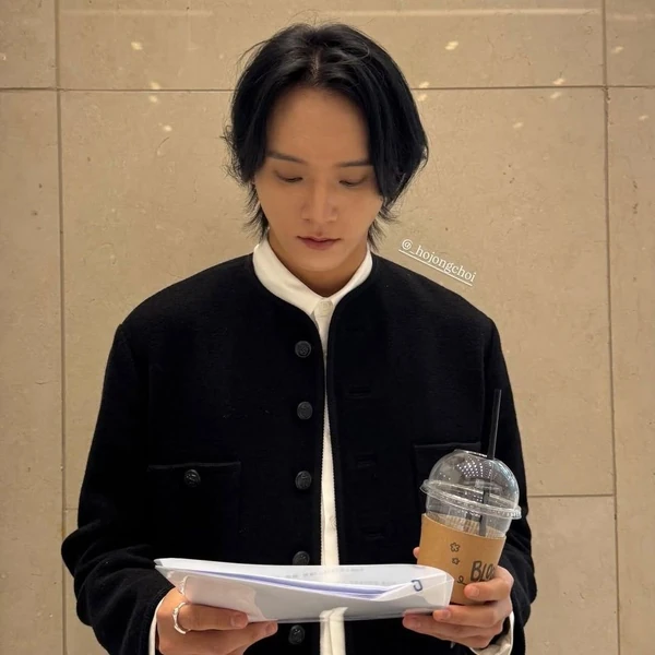 The most loved look of Choi Hojong today