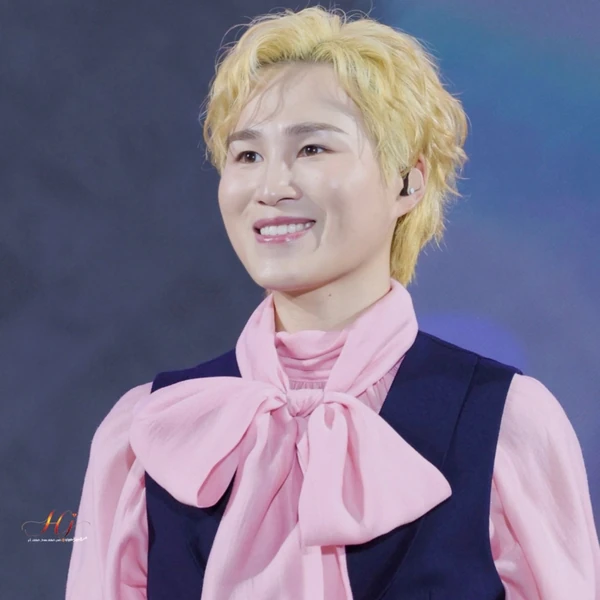 Popular photo full of fans’ love for Kim Heejae