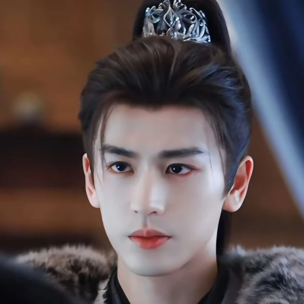 今天最受喜爱的张凌赫模样