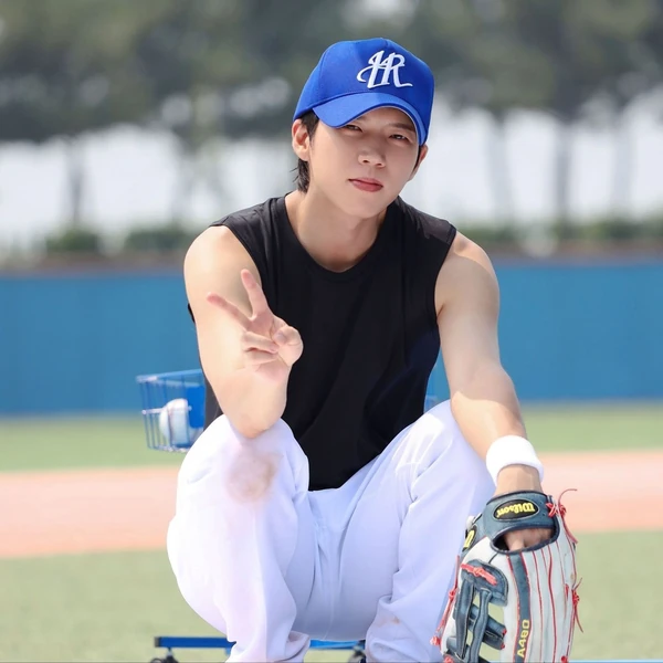 Popular photo full of fans’ love for Nam Woohyun