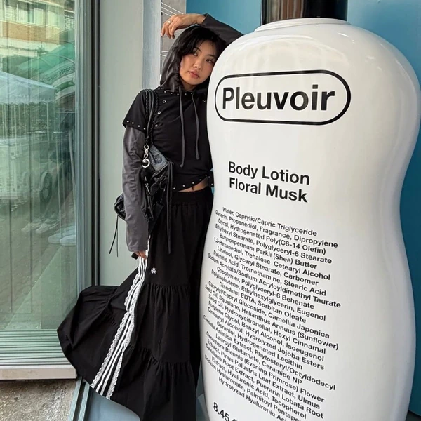 Popular photo full of fans’ love for Aiki