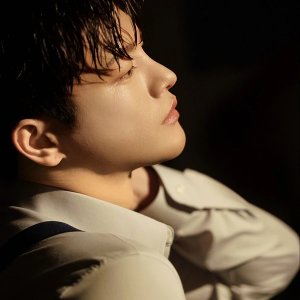 The most loved look of Seo Inguk today