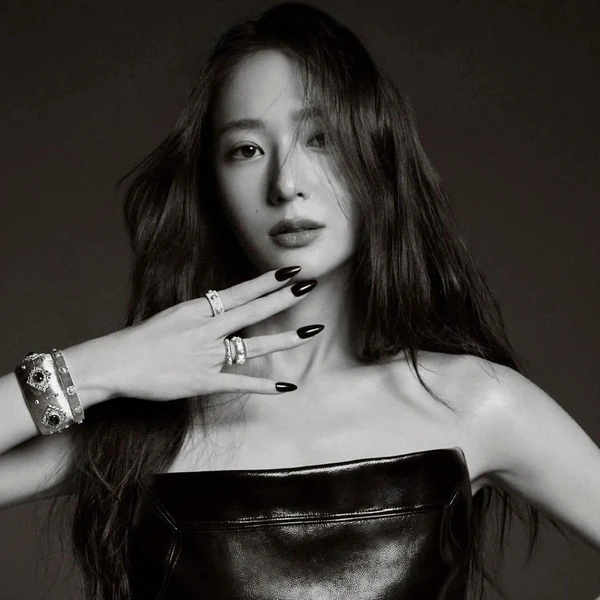 The most loved look of Krystal today