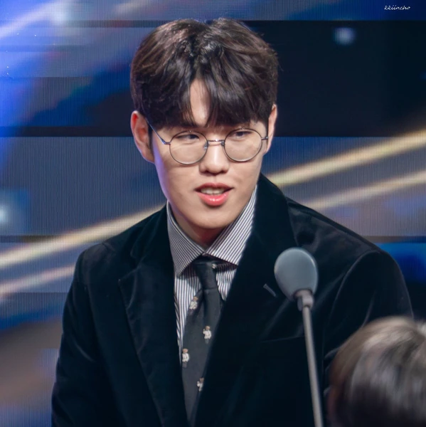 Popular profile image of Oner selected by vote