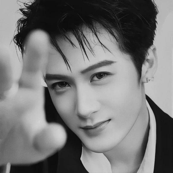 Popular photo full of fans’ love for Tan Jianci