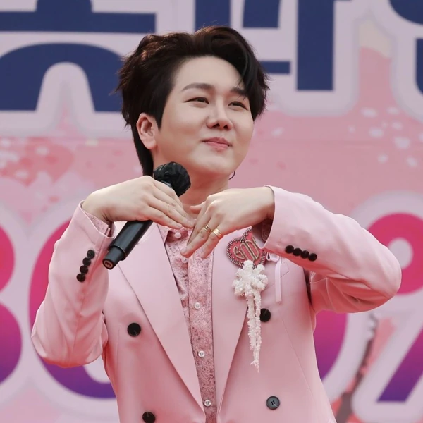 今天最受喜愛的金秀瓚模樣