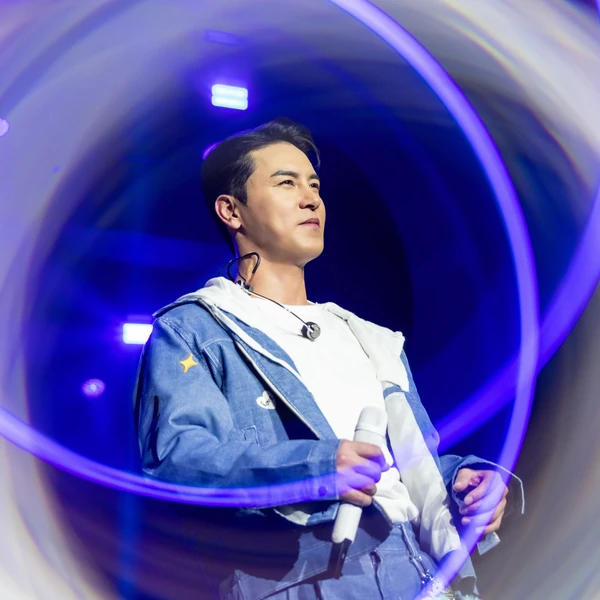 充滿粉絲愛的張民好人氣照片