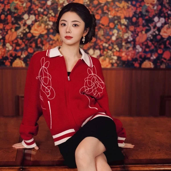 Popular photo full of fans’ love for Tan Song Yun