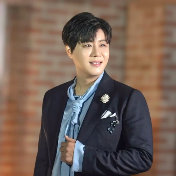 Popular photo full of fans’ love for Jin Haesung