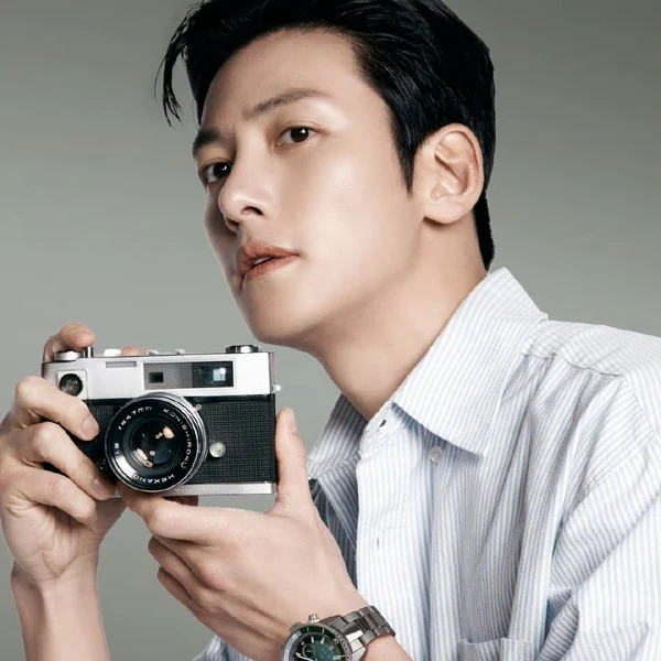 今天最受喜爱的池昌旭模样