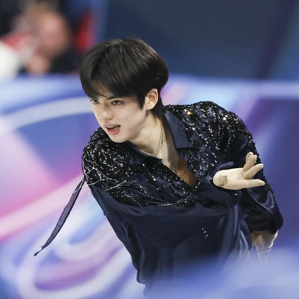 Popular photo full of fans’ love for Cha Junhwan