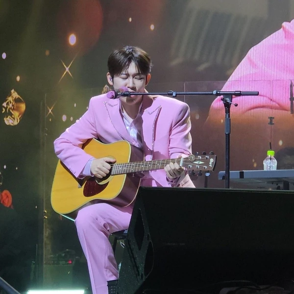 The most loved look of Jinuk today