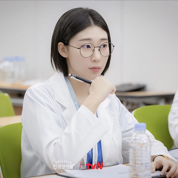 Popular photo full of fans’ love for Han Yeji