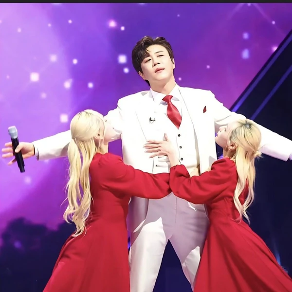 The most loved look of Jin Haesung today