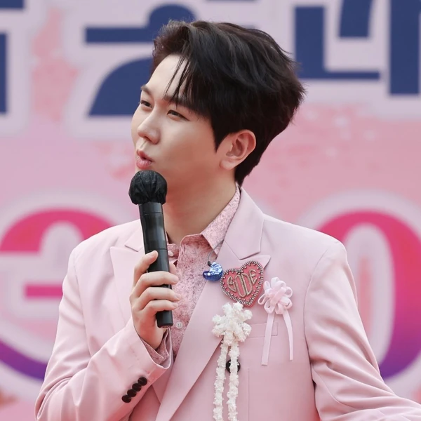 오늘 가장 사랑받은 김수찬의 모습