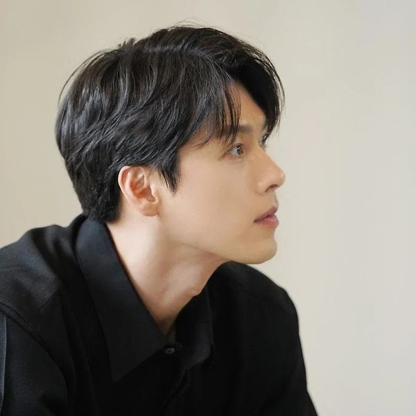 Foto populer Hyun Bin yang penuh cinta dari penggemar
